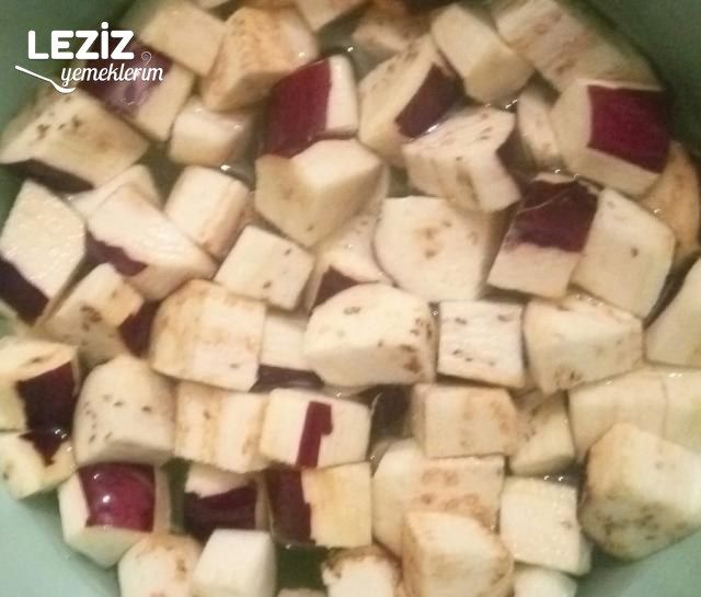 Tavuklu Patlıcan Yemeği