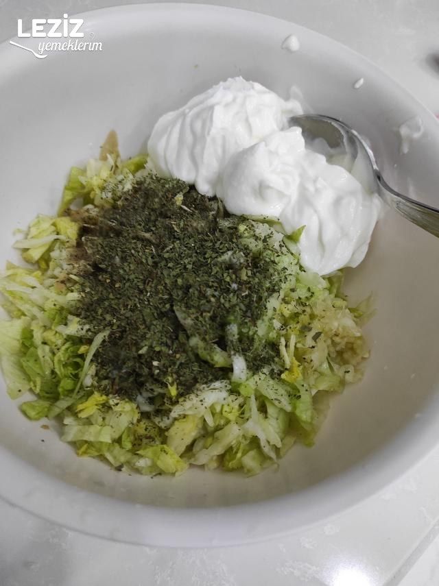 Teretür Mezesi Tarifi (Tahinli Marul Salatası - Adana)