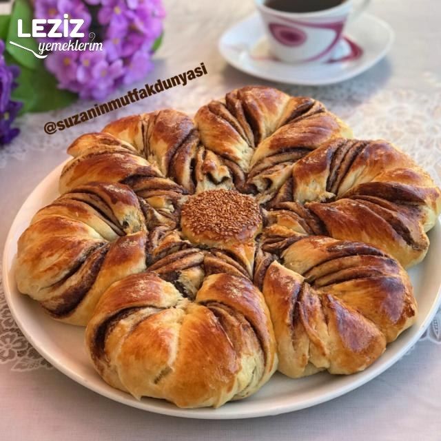 Çikolatalı Çiçek Çörek