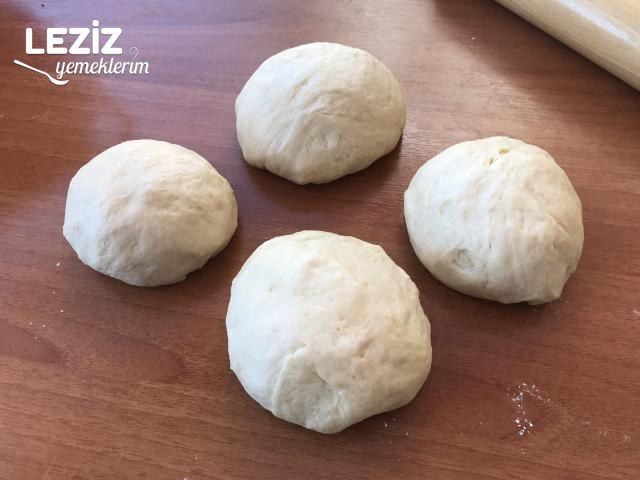 Çikolatalı Çiçek Çörek