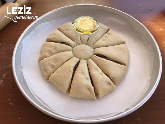 Çikolatalı Çiçek Çörek