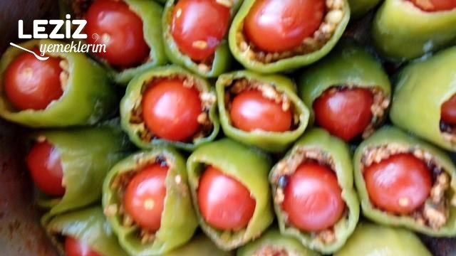 Zeytinyağlı Biber Dolma (Parmak Yedirten Tarif)