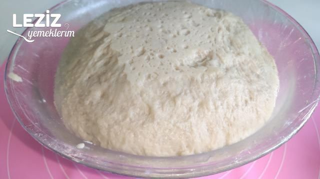 Pastane Lezzetinde Efsane Kaşarlı Simit Poğaça