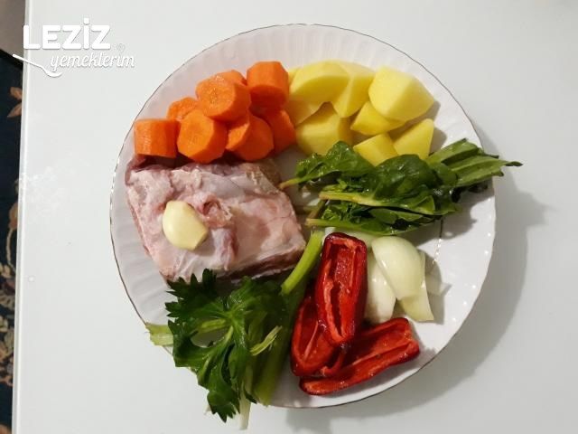 Zerdeçallı Sebzeli Mercimek Çorbası