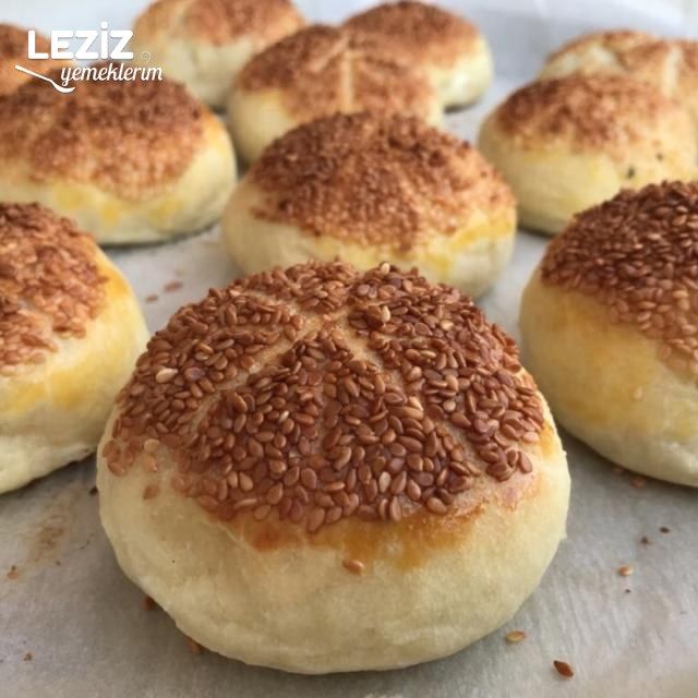 Susamlı Puf Poğaça (Yoğurt Suyu İle Yapılmış)