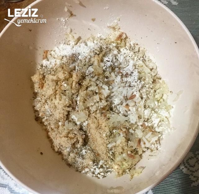 Artan Pilavı Değerlendirmenin En Güzel Yolu Pirinç Pilavı Köftesi