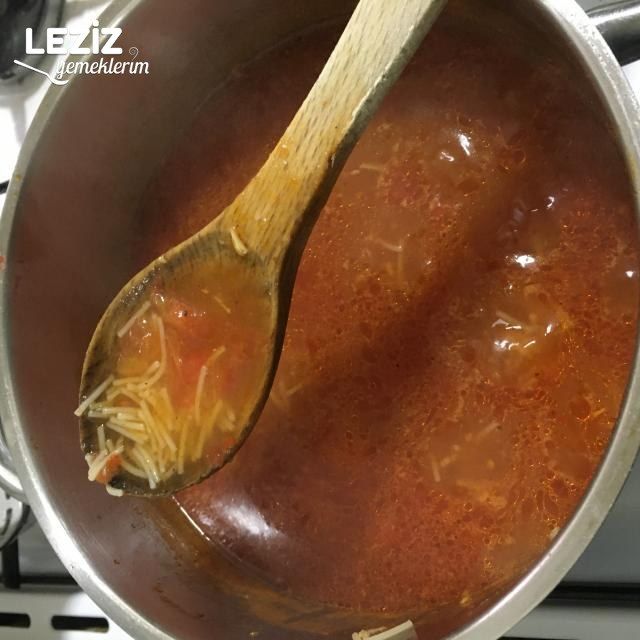 Domatesli Şehriye Çorbası Nasıl Yapılır?