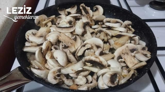Et Tavuk Köfte Yanına Kremalı Mantar Nasıl Yapılır