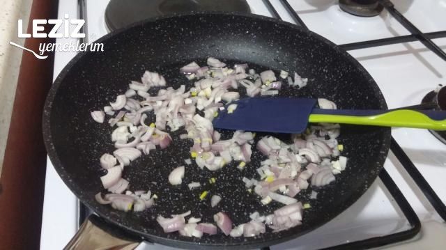 Et Tavuk Köfte Yanına Kremalı Mantar Nasıl Yapılır