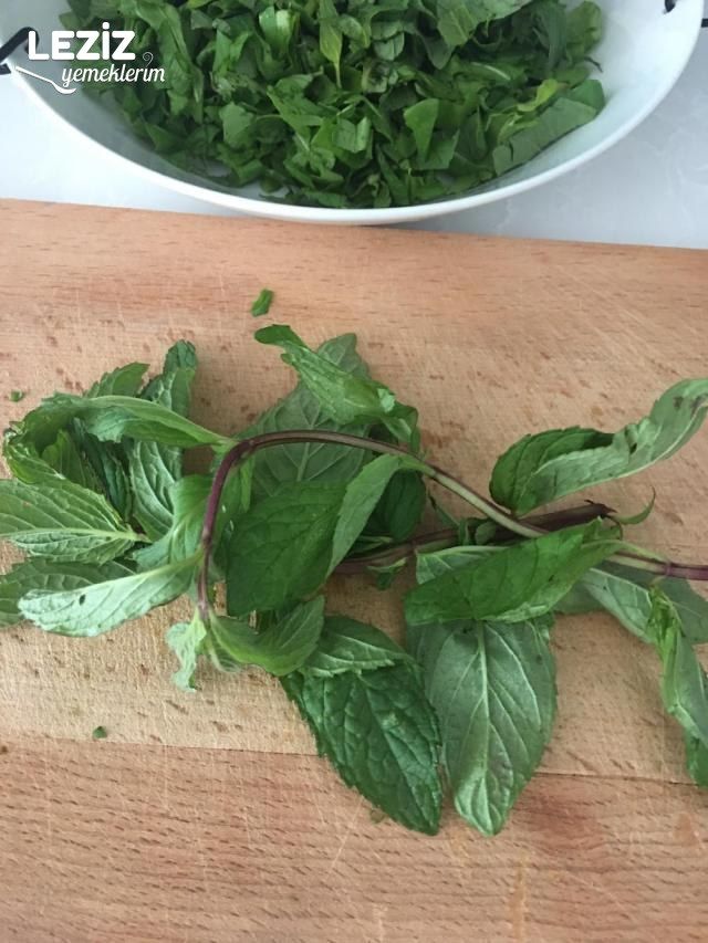 Nefis Kahvaltı Salatası Tarifi