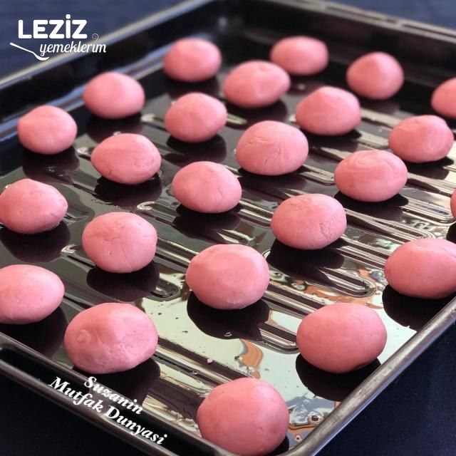 Pembiş Çatlak Kurabiye