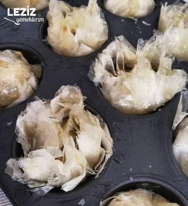 Yufkalı Fıstıklı Revani