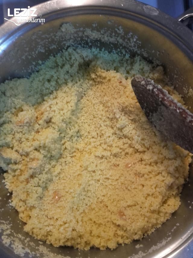 Fıstıklı İrmik Helvası Tarifi