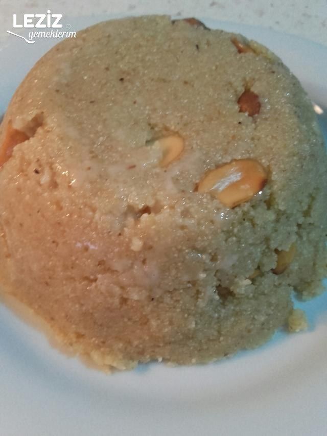 Fıstıklı İrmik Helvası Tarifi
