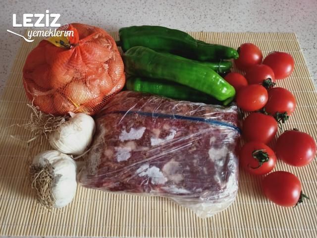 Eli Böğründe (Yanyana) Tarifi