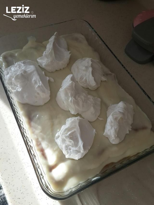 Karamelize Şerbetli Etimek Tatlısı