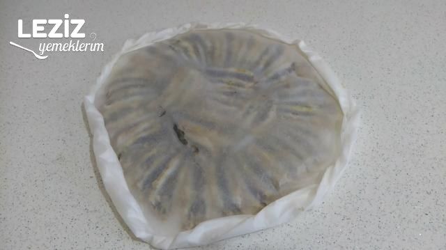 Kokusuz Yağ Sıçratmadan Yağlı Kağıtta Hamsi Tava Tarifi