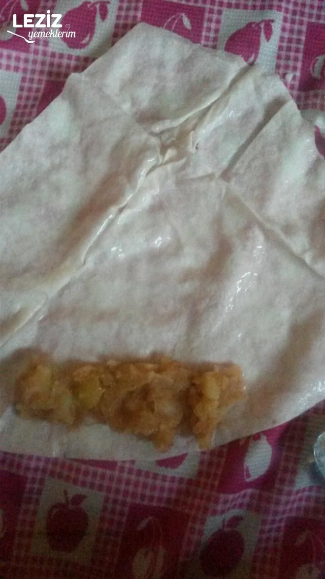 Simit Tadında Patatesli  Börek