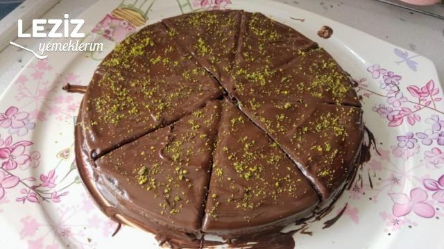 Tencerede Fırınsız 4 Malzemeli Bisküvili Kek