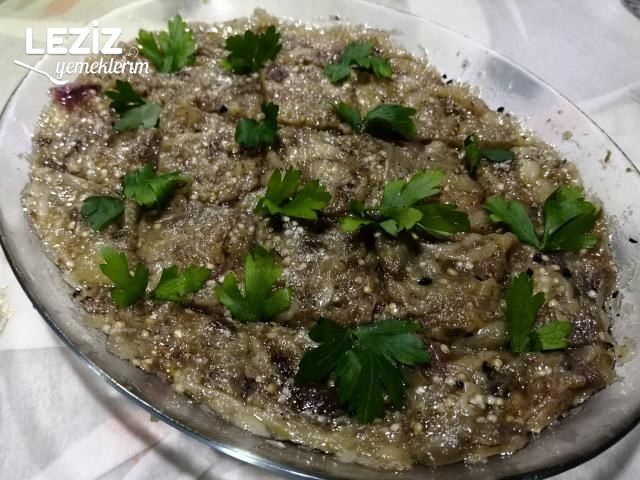 Köz Patlıcan Salatası Nasıl Yapılır