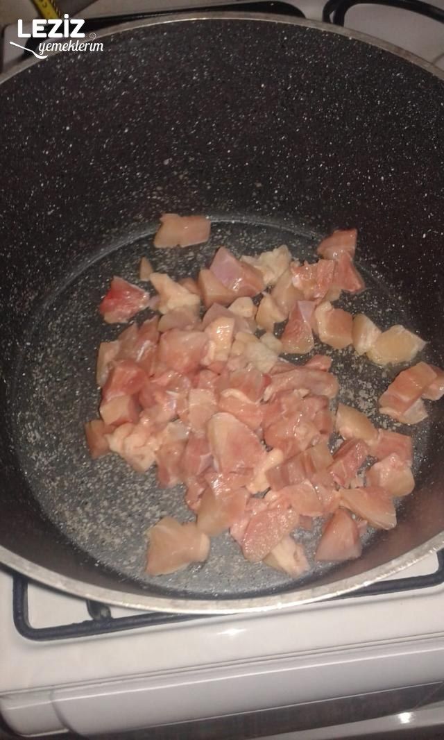 Tavuklu Kuru Fasulye Nasıl Yapılır?