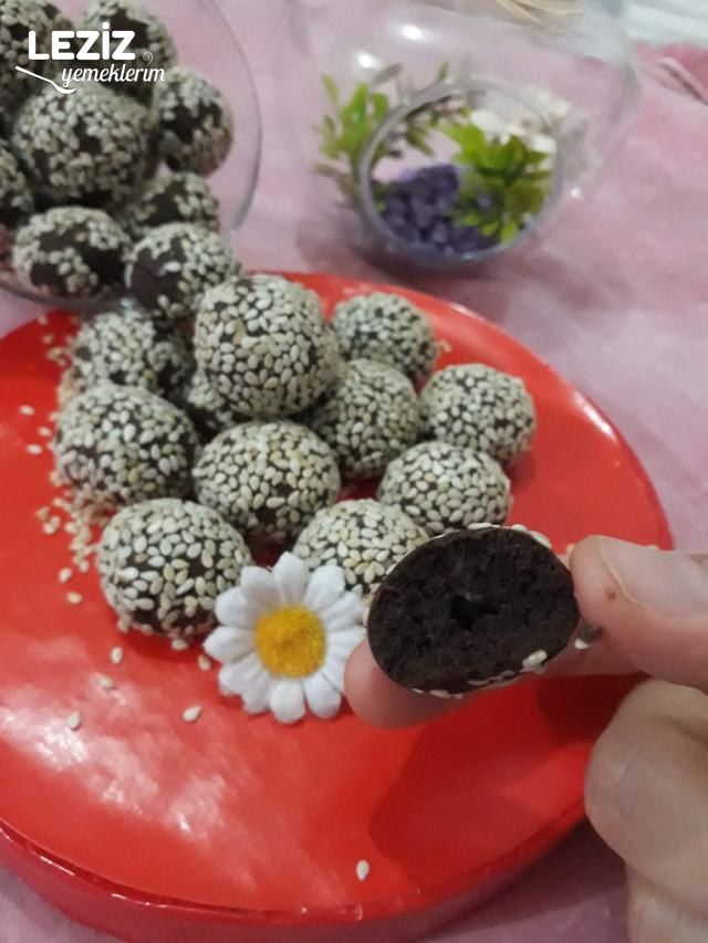 Susam Mantolu Kakaolu Misket Kurabiye