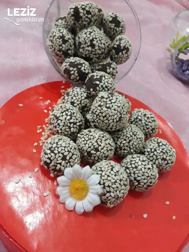 Susam Mantolu Kakaolu Misket Kurabiye