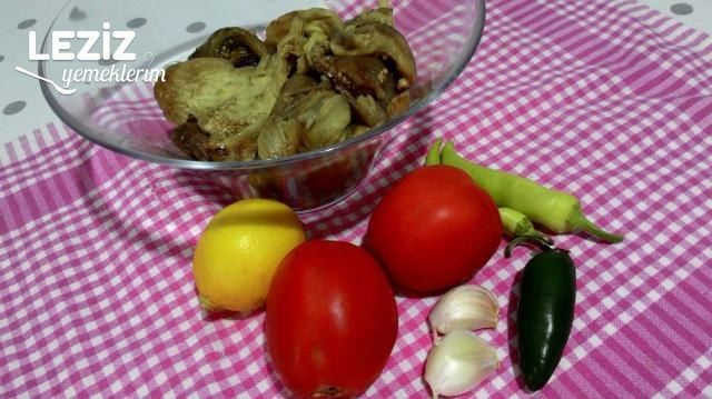 Domatesli Patlıcan Salatası Tarifi