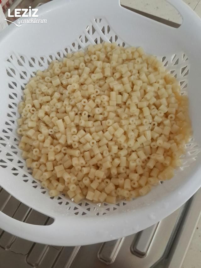 Tavuklu Makarna Salatası