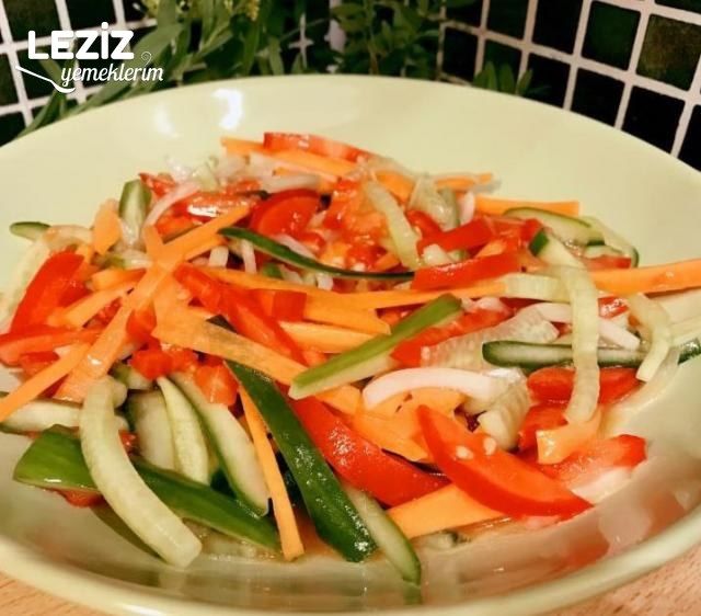 Harika Soslu Salata (Çin Salatası)