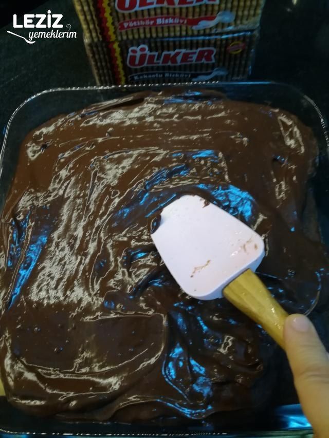 İki Renkli Kumlu Pasta Leziz Yemeklerim