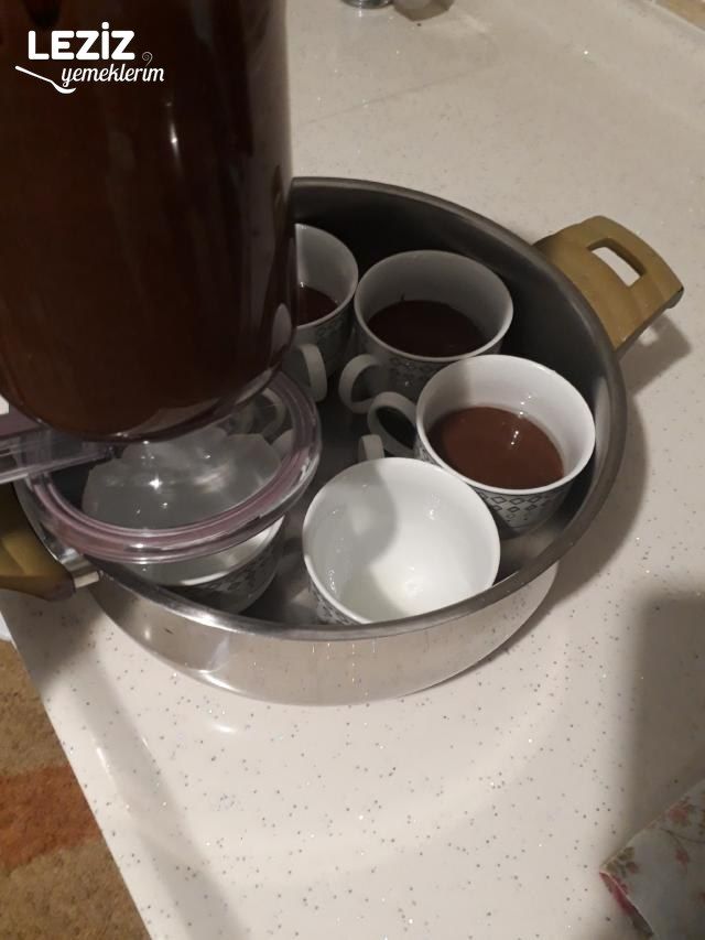 Sufle Tadında Fincanda Kek