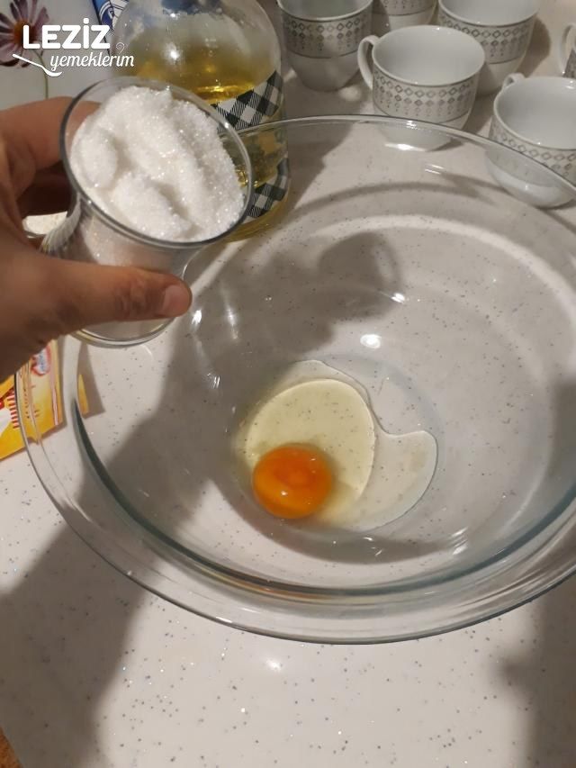 Sufle Tadında Fincanda Kek