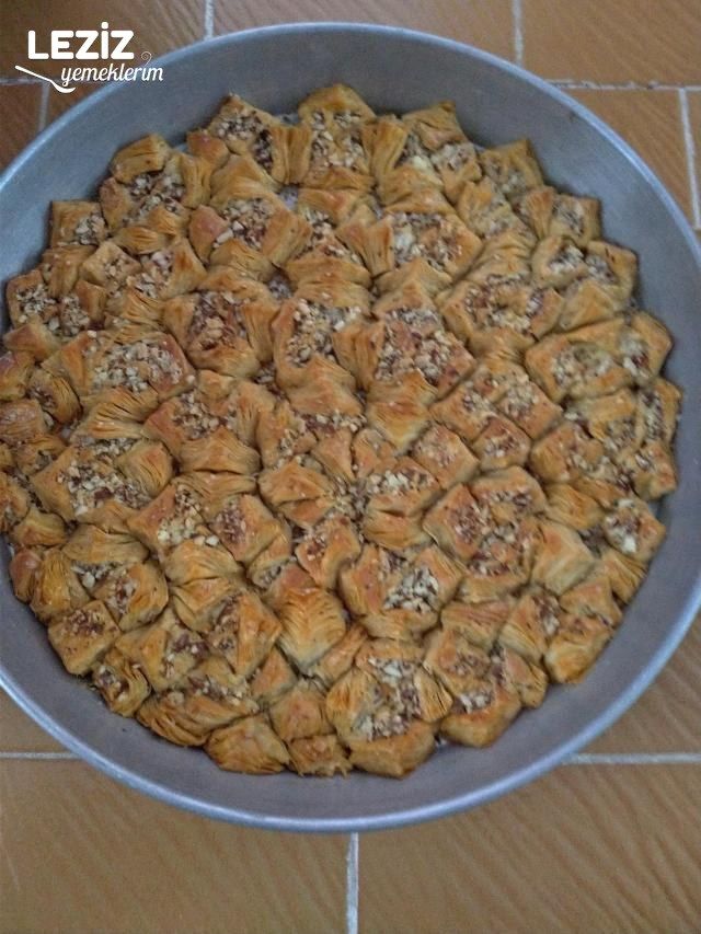 Bademli Üçgen Tatlı