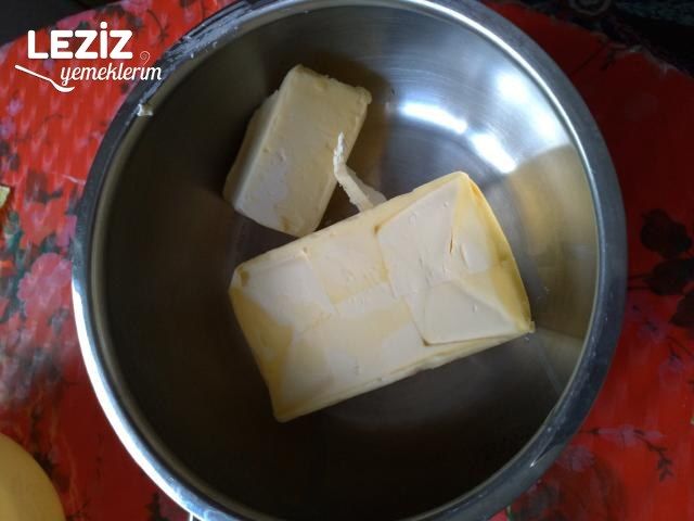 Bademli Üçgen Tatlı