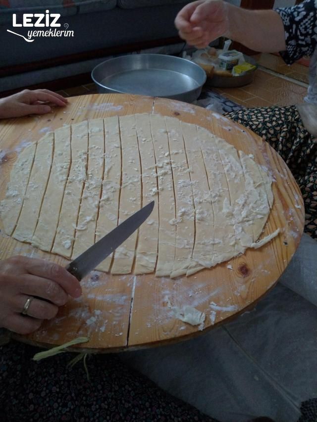 Bademli Üçgen Tatlı