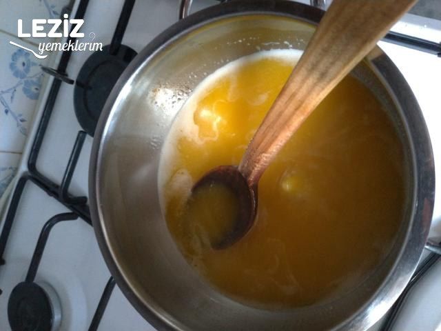 Bademli Üçgen Tatlı