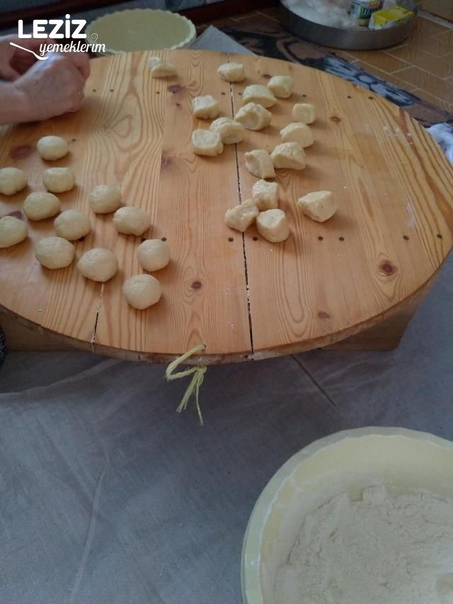 Bademli Üçgen Tatlı