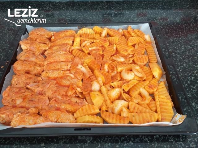 Nefis Sosuyla Fırında Tavuk Patates