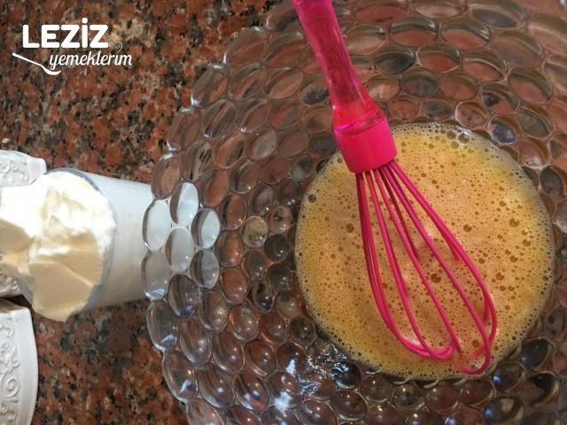 Yoğurt Soslu Patates Böreği