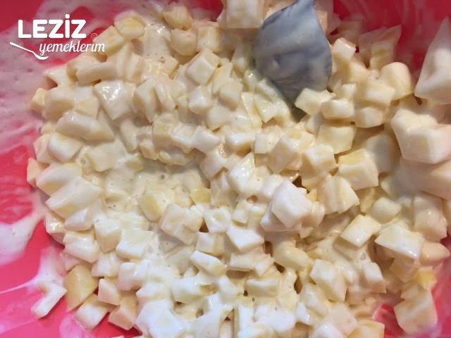 Yoğurt Soslu Patates Böreği