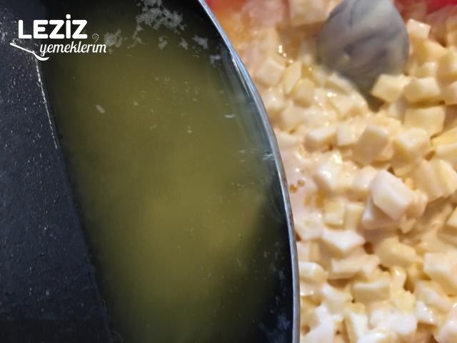 Yoğurt Soslu Patates Böreği