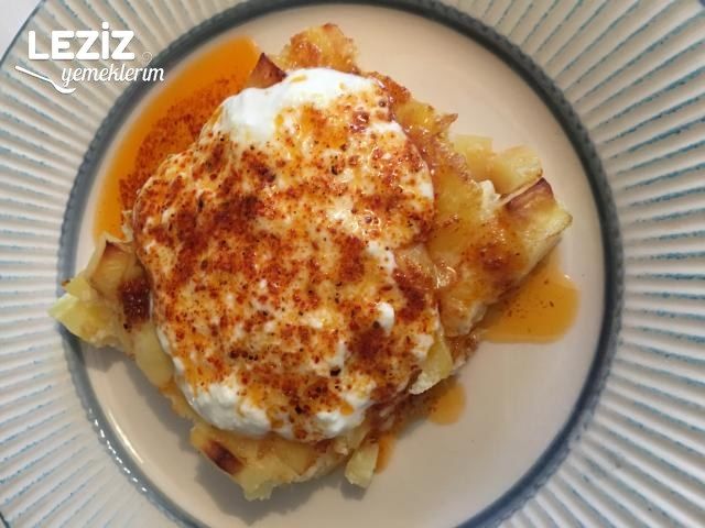 Yoğurt Soslu Patates Böreği