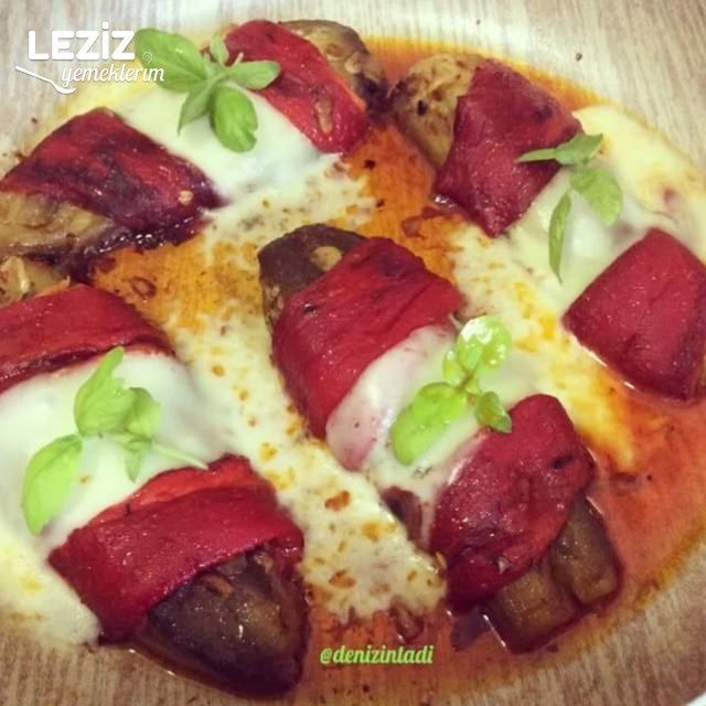 Lezzet Patlaması (Kırmızı Biberli Kaşarlı Patlıcan Sarma)