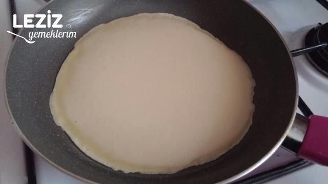 Kahvaltıya Enfes Kaşarlı Krepler