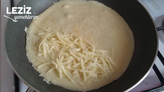 Kahvaltıya Enfes Kaşarlı Krepler