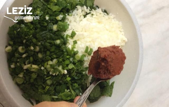 Ispanaklı Pide Nasıl Hazırlanır