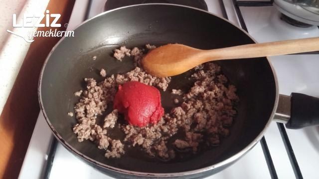 Çıtır Çıtır Kıymalı Pırasalı Börek