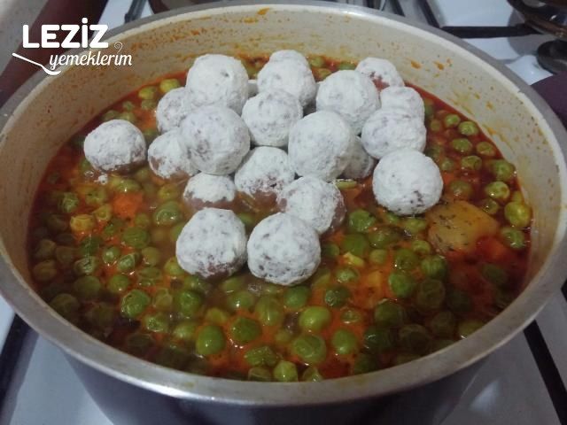 Misket Köfteli Bezelye Yemeği