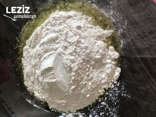 Susamlı Ev Pizzası